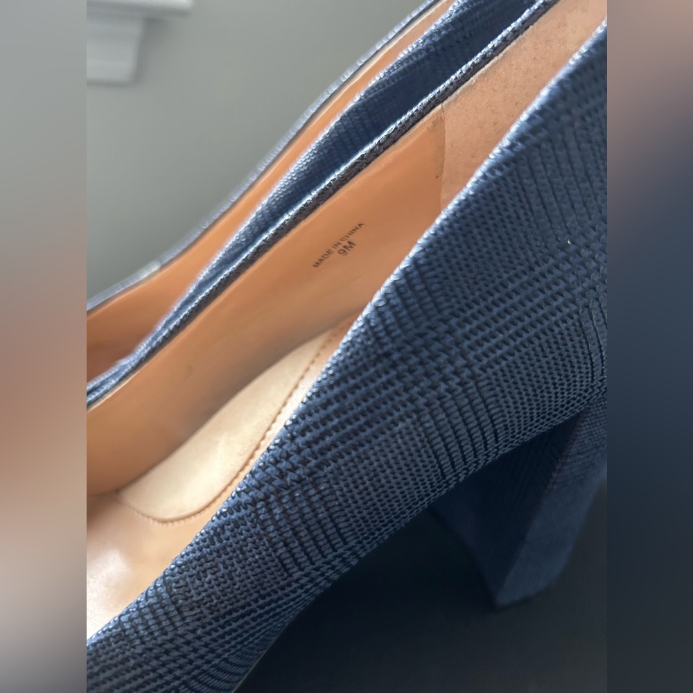 Banana Republic Prep Blue Block Heel Pump - Picture 4 of 5
